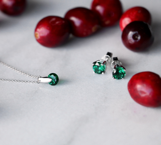 Mila pendant with emerald, Round Cut Studs with emeralds