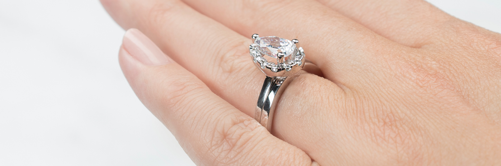 Does the Wedding Band Come With the Engagement Ring? - Diamond Nexus