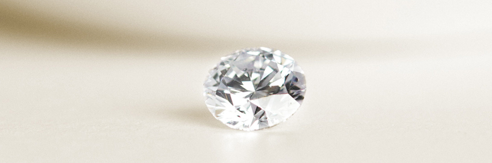 A round cut Nexus Diamond™ alternative