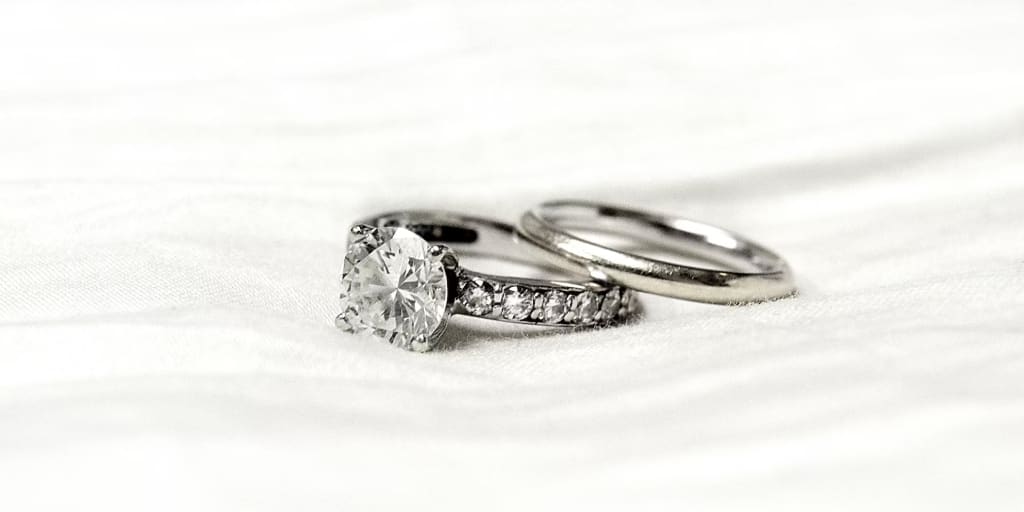 5 Expert Tips for a Flawless Engagement Ring Shopping Experience