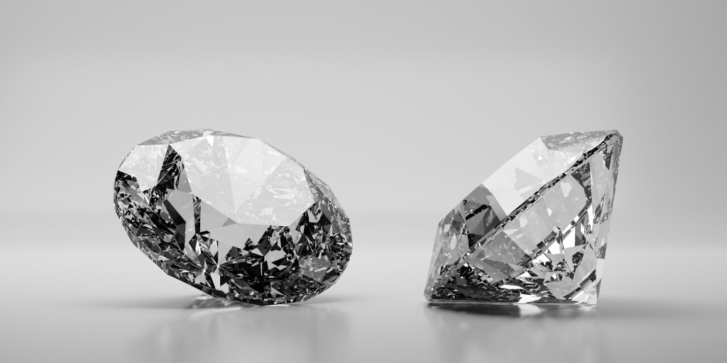 Round Cut Diamonds: A Guide to Styles, Settings, and More