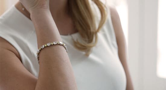 Canary and white stones bracelet